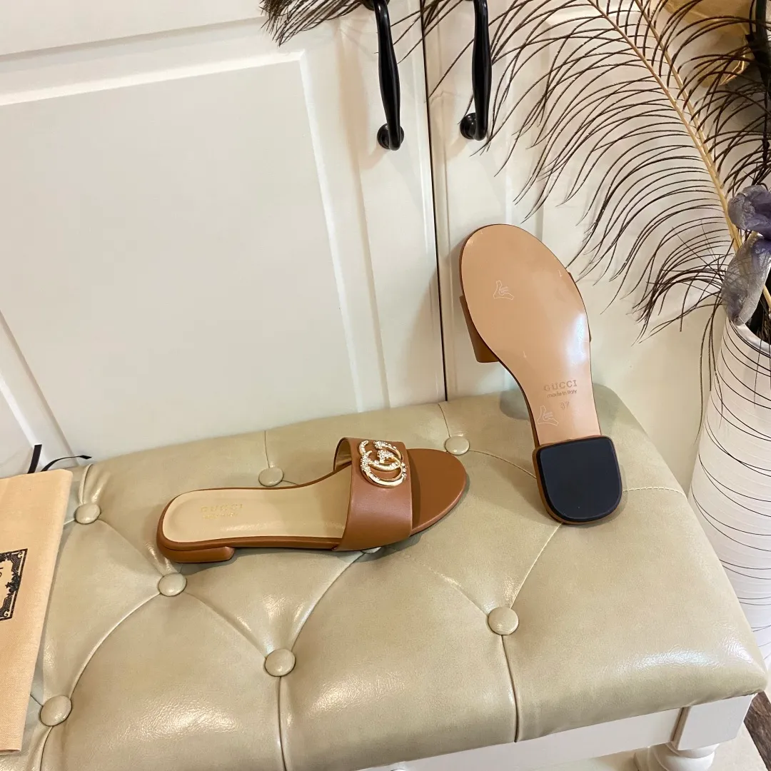 👟👟Ex-factory price 420👟👟, new Gucci slippers, cowhide surface, sheepskin lining, sizes 35-42 (custom-made sizes 43 and 44 are non-refundable)